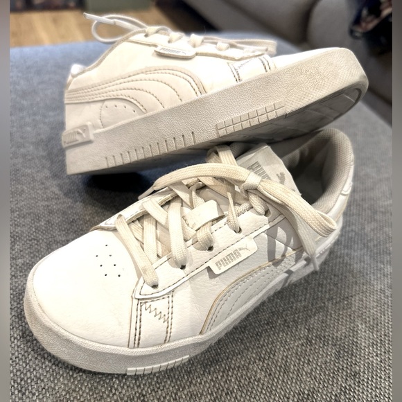 White classic lace-up Puma running shoes - Picture 5 of 8